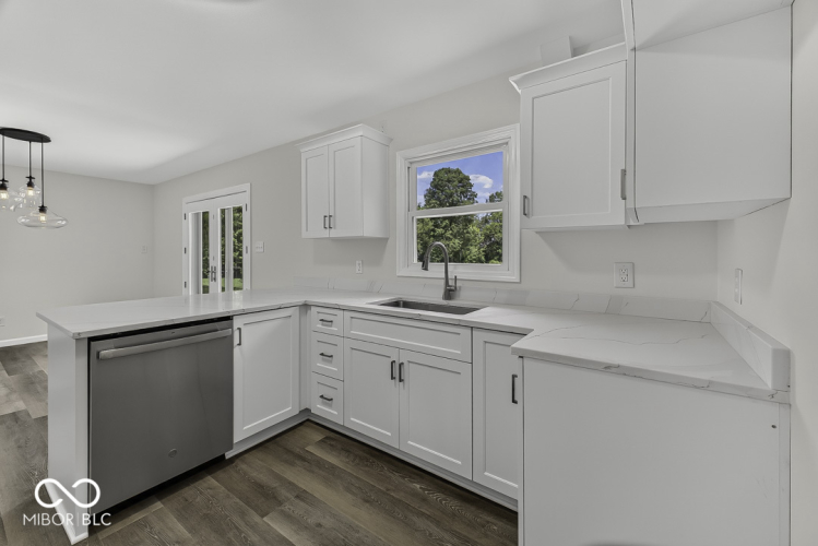 Listing Image 56