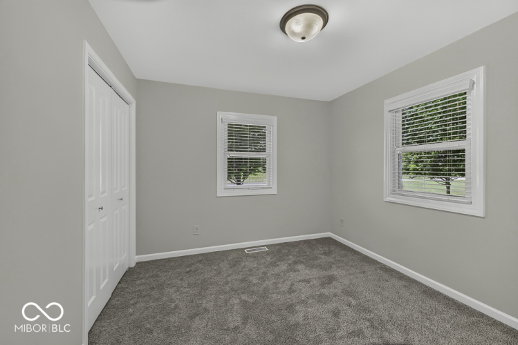 Listing Image 76