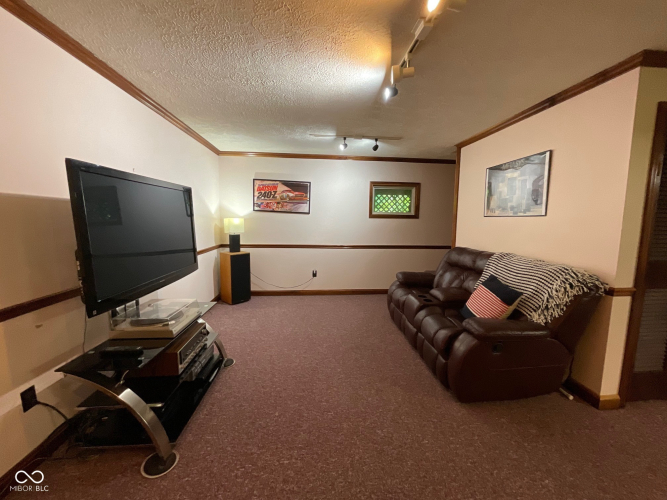 Listing Image 58
