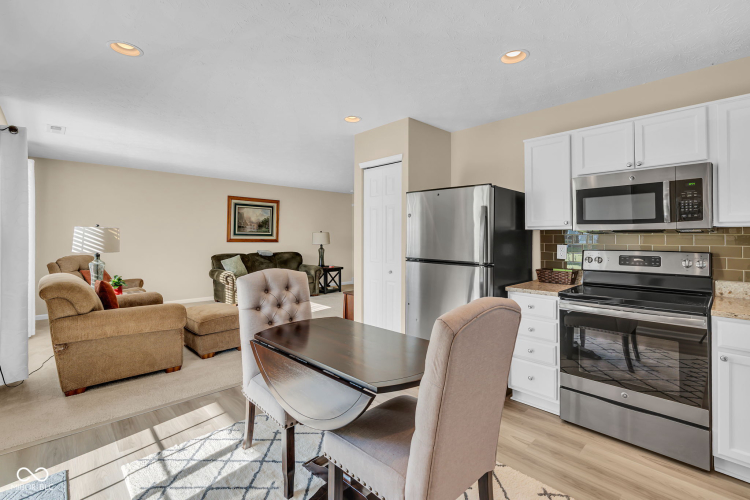 Listing Image 16