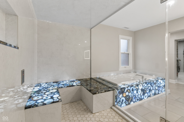Listing Image 115