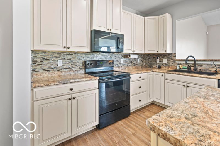 Listing Image 18