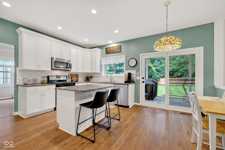 Listing Image 19