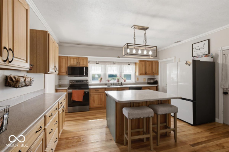 Listing Image 8