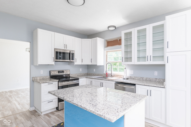 Listing Image 12