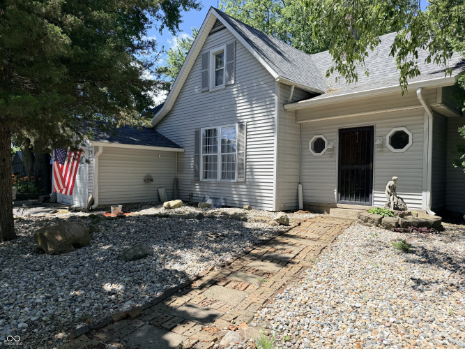 Listing Image 4