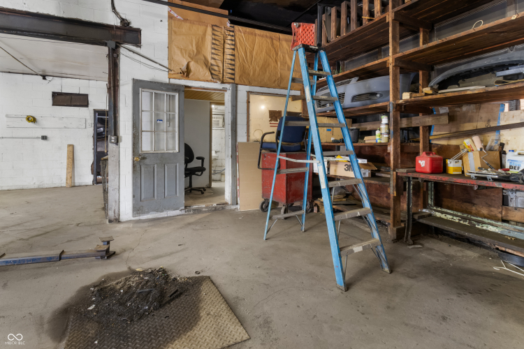 Listing Image 14
