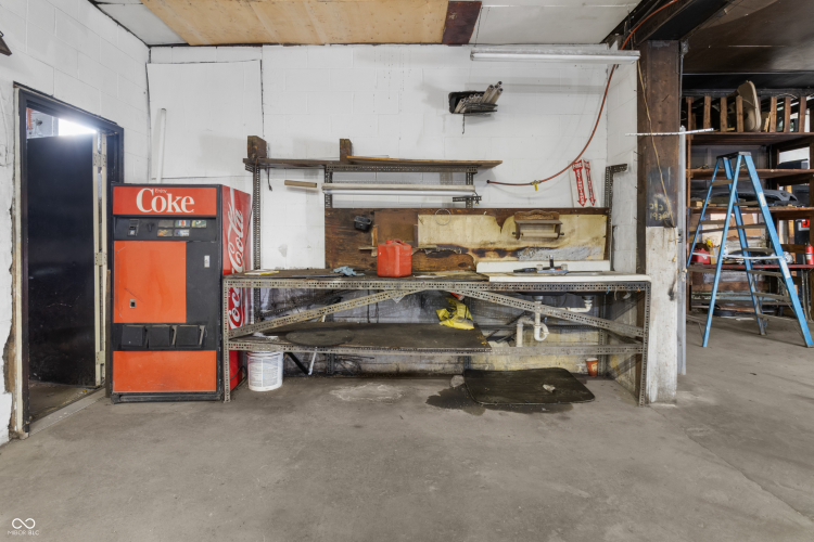 Listing Image 17