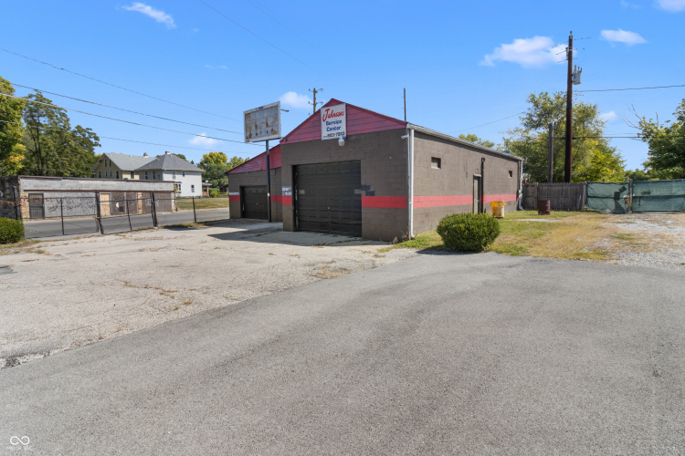 Listing Image 3