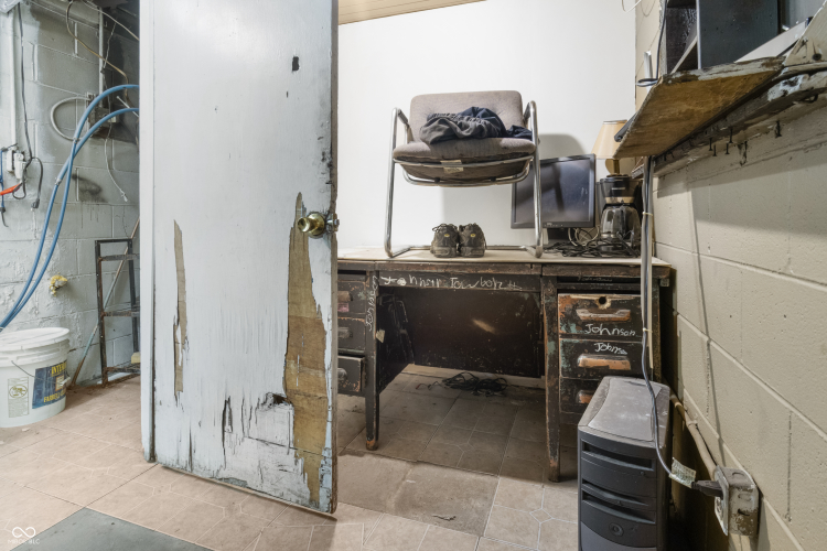 Listing Image 22