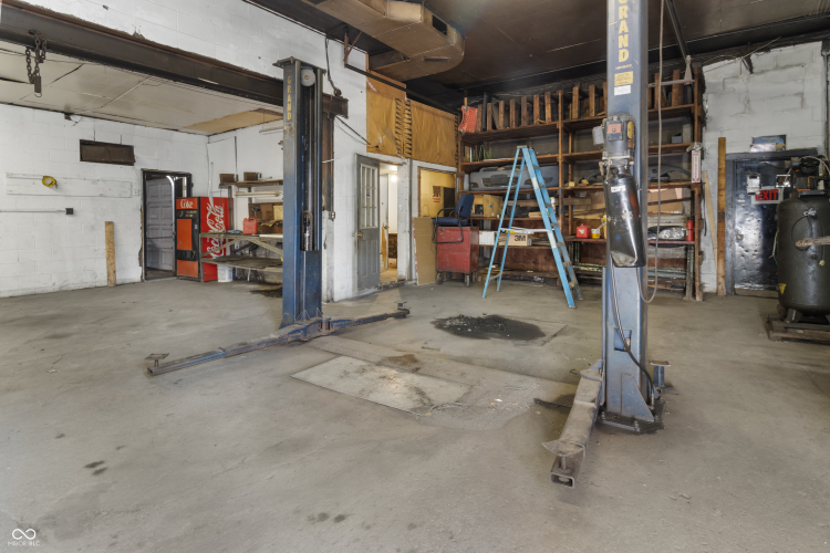 Listing Image 10