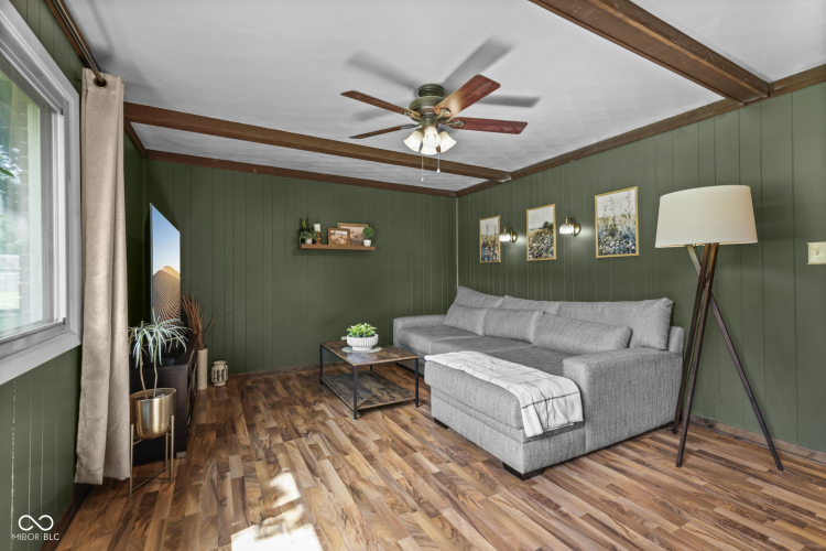 Listing Image 13