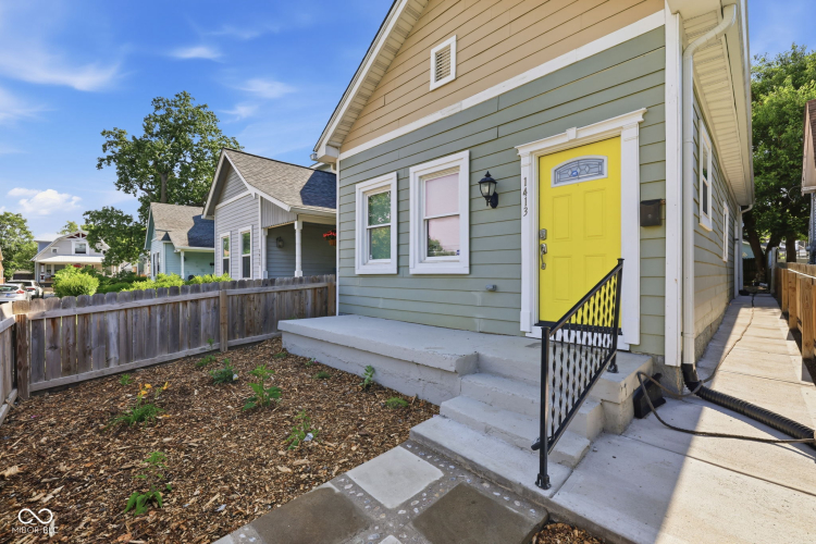 Listing Image 4