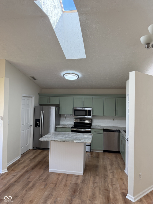 Listing Image 7