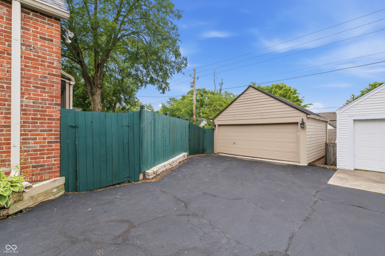 Listing Image 38