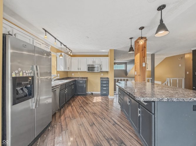 Listing Image 14
