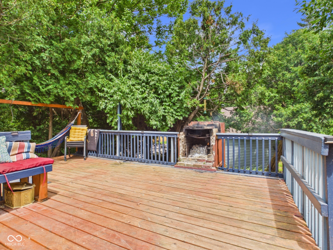 Listing Image 4