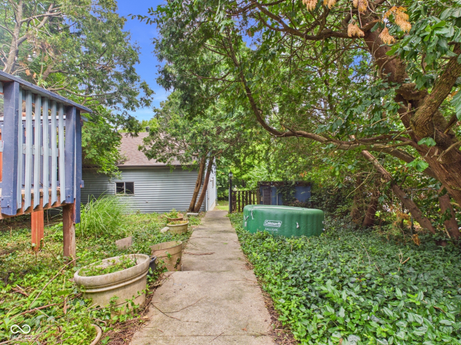 Listing Image 8