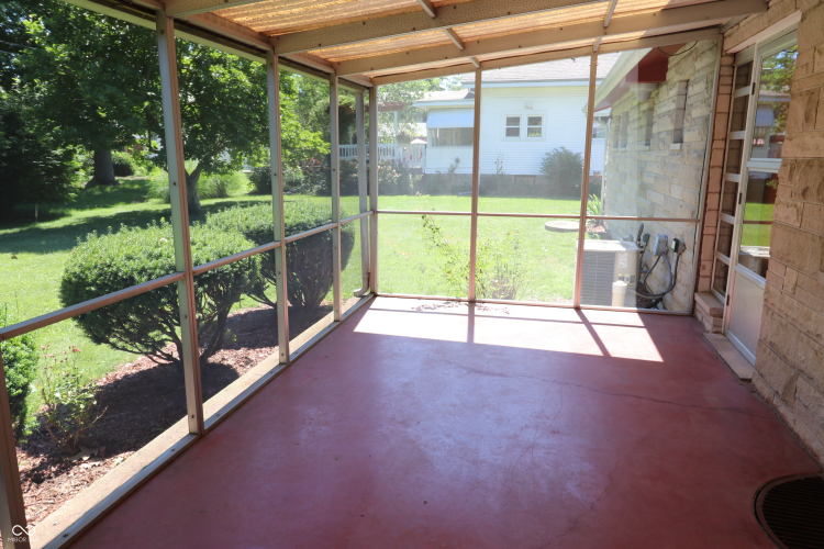 Listing Image 14