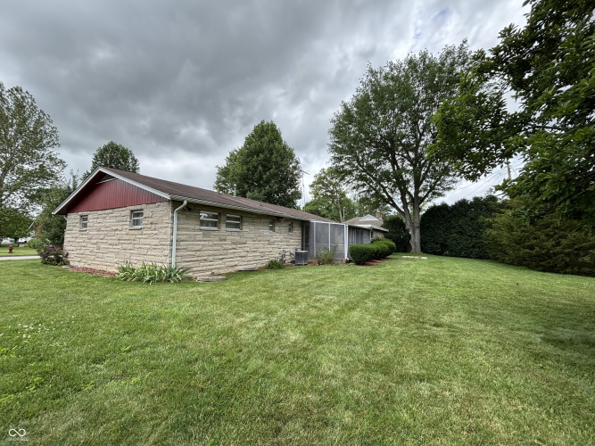 Listing Image 4