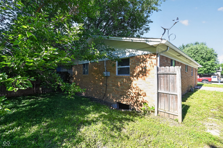 Listing Image 15