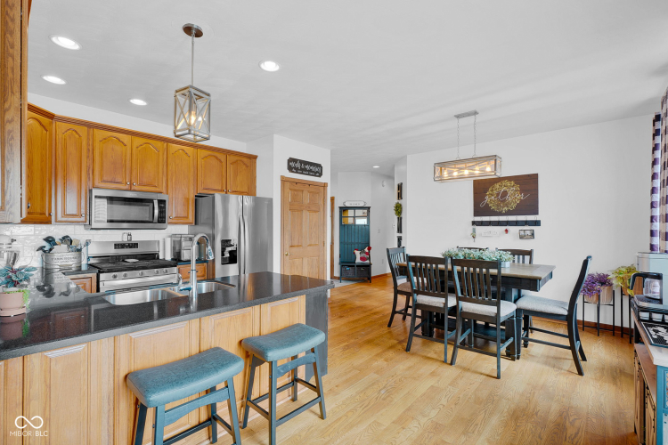 Listing Image 13