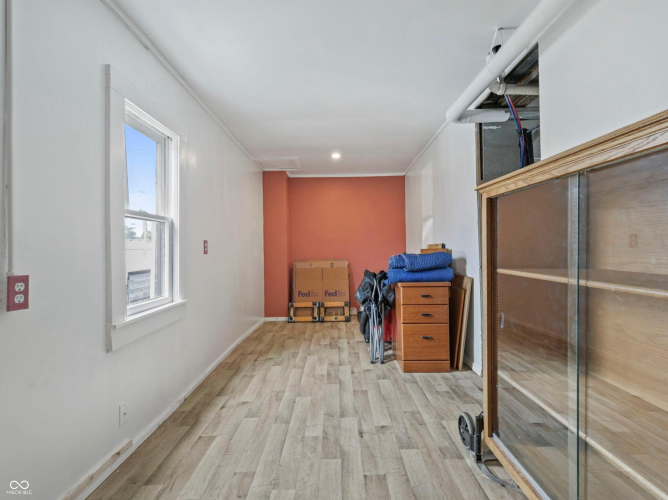 Listing Image 24