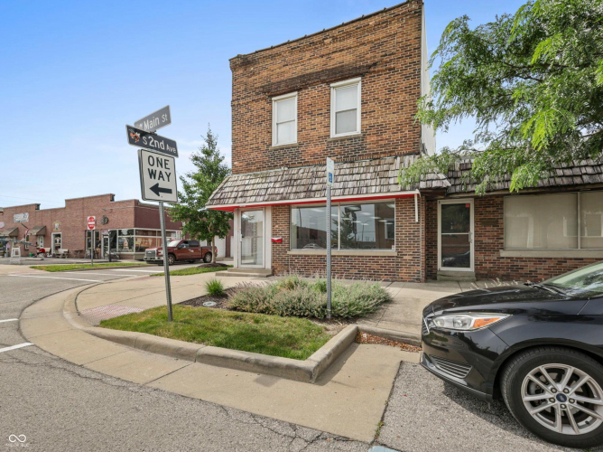 Listing Image 5