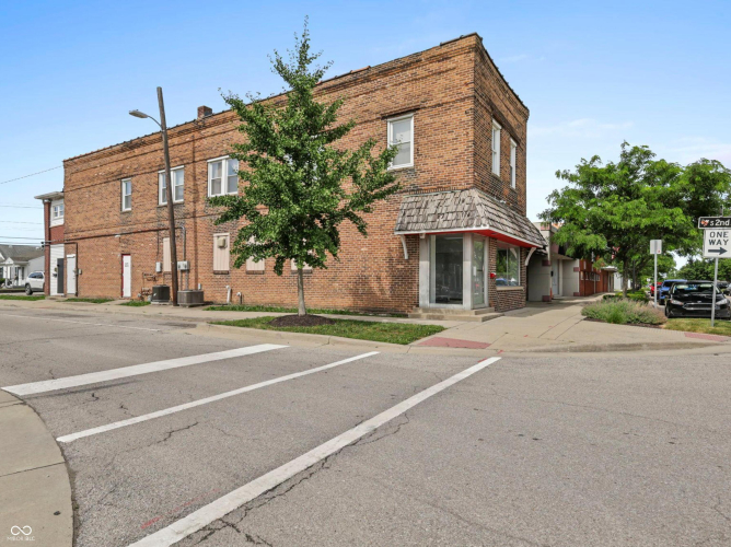 Listing Image 7