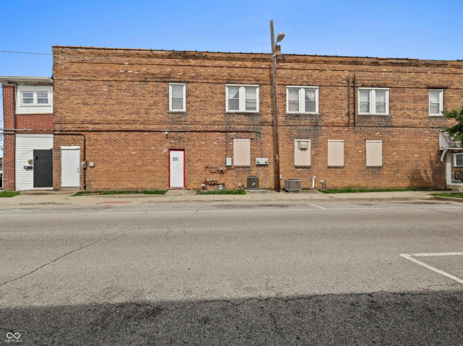 Listing Image 8