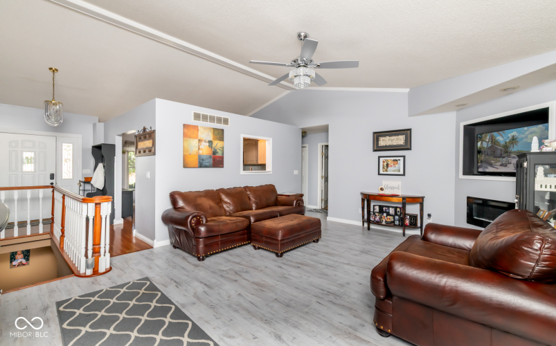 Listing Image 59