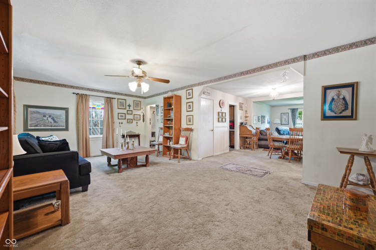 Listing Image 4