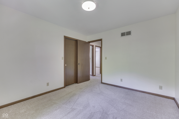 Listing Image 43