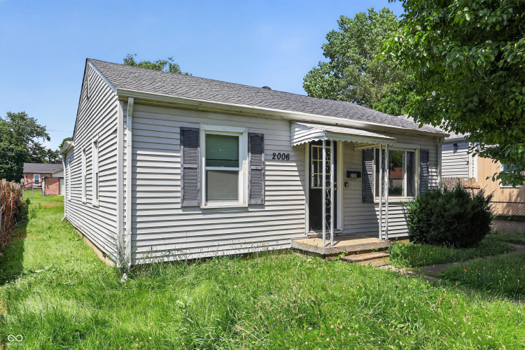Listing Image 4