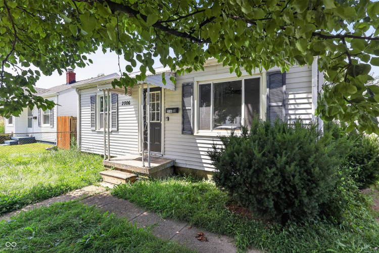 Listing Image 6