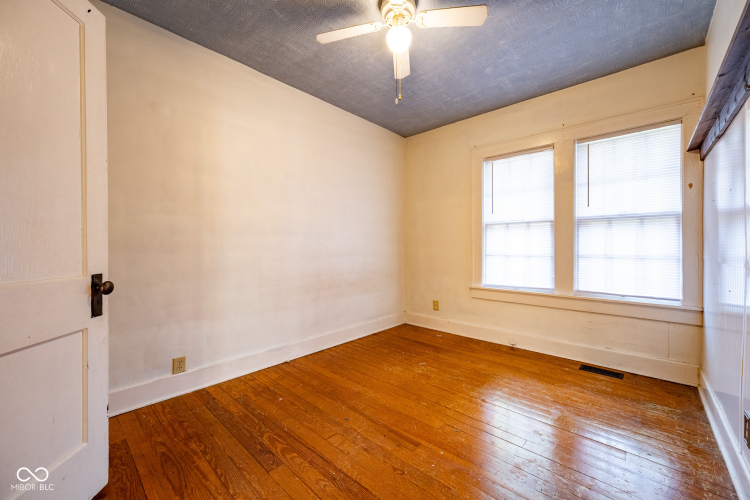 Listing Image 25