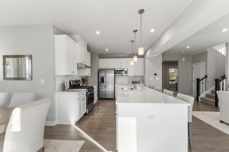 Listing Image 15