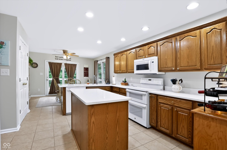 Listing Image 13