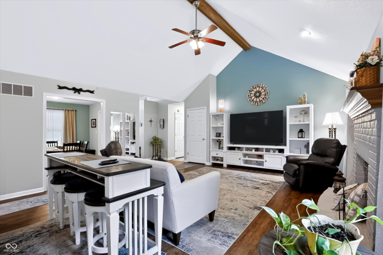 Listing Image 10