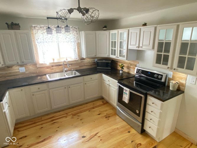Listing Image 18