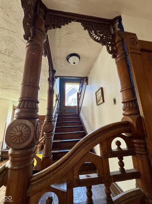 Listing Image 12