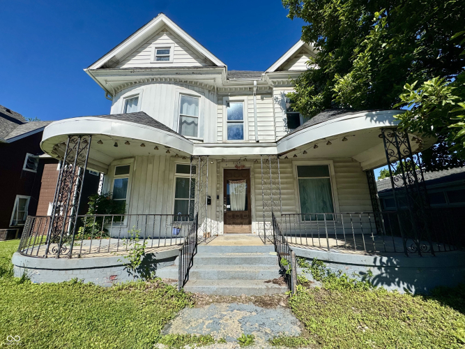 Listing Image 4