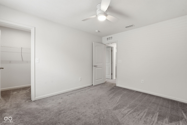 Listing Image 41