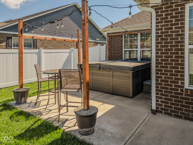 Listing Image 12