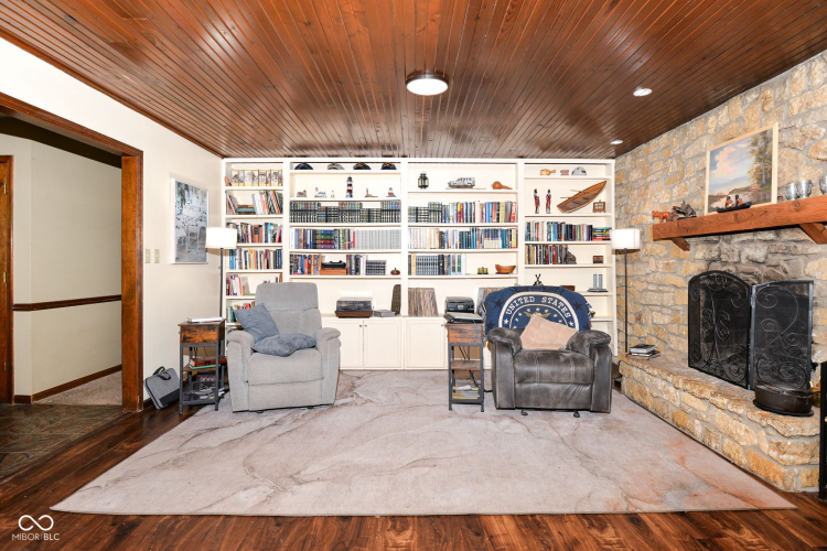 Listing Image 14