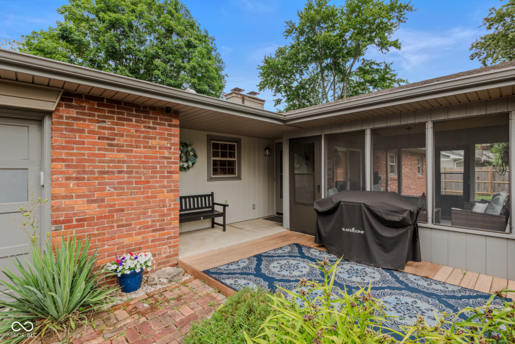 Listing Image 6