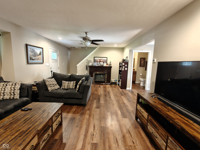 Listing Image 16