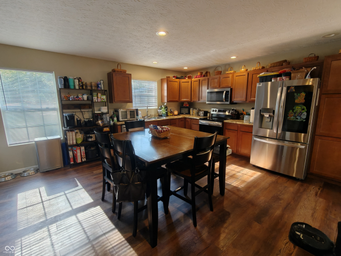 Listing Image 18