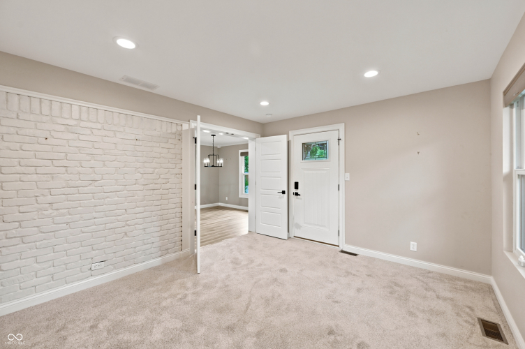 Listing Image 25