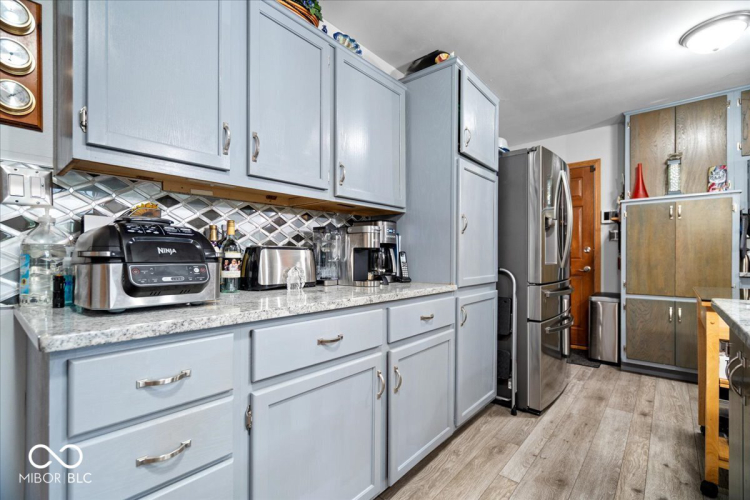 Listing Image 14